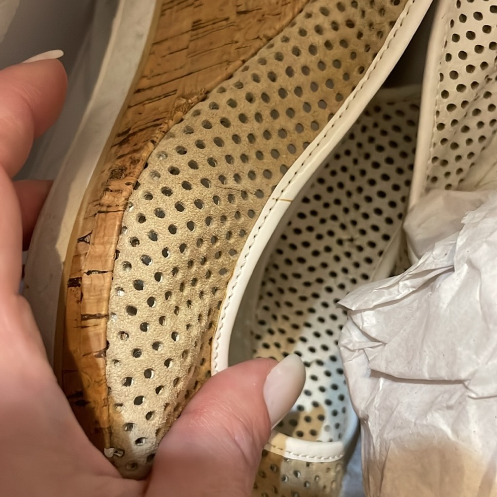 Anne Klein - Picture 5 of 12